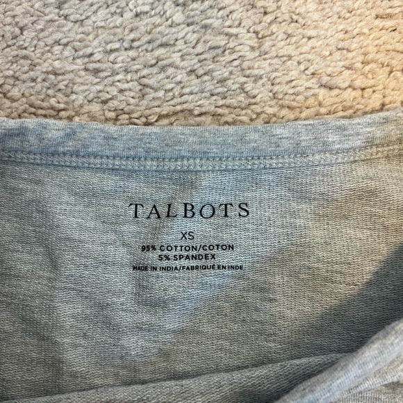 TALBOTS Women’s Gray‎ Flower Top Size XS - Picture 7 of 7